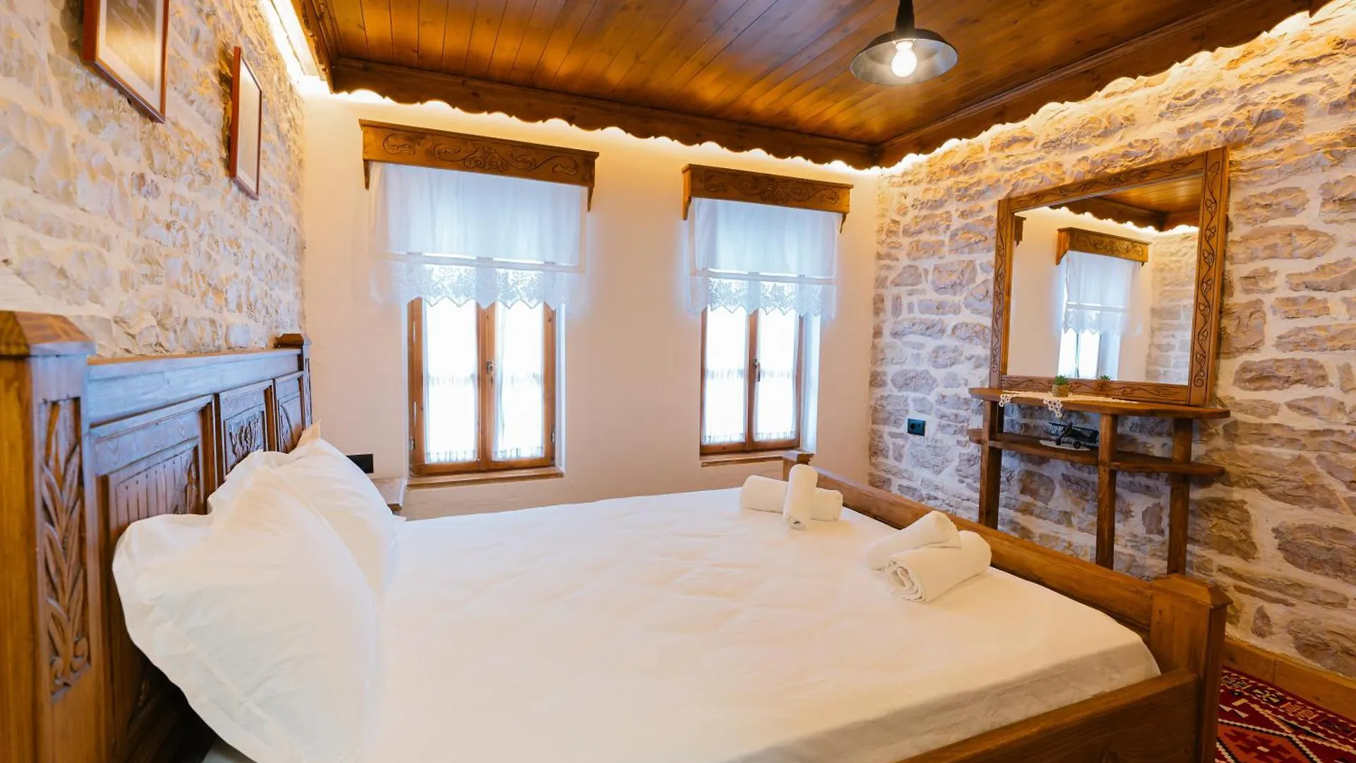 Gjirokastër Vila 24